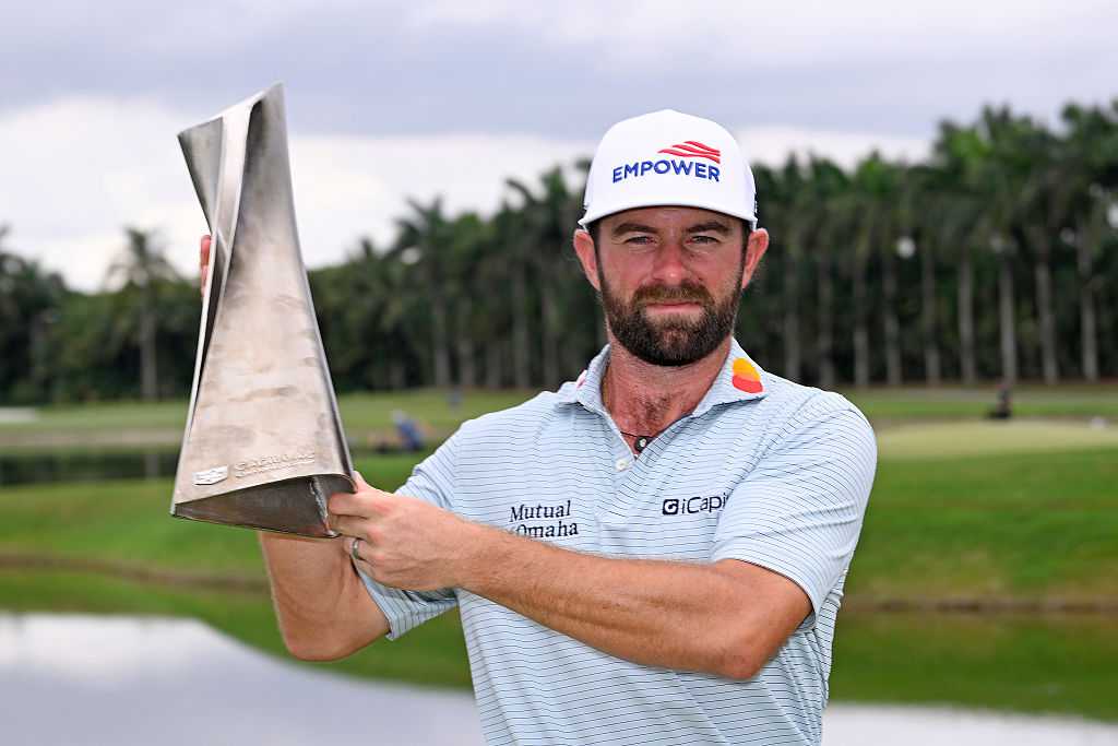 With Trump watching in Doral, Cameron Young finishes off wire-to