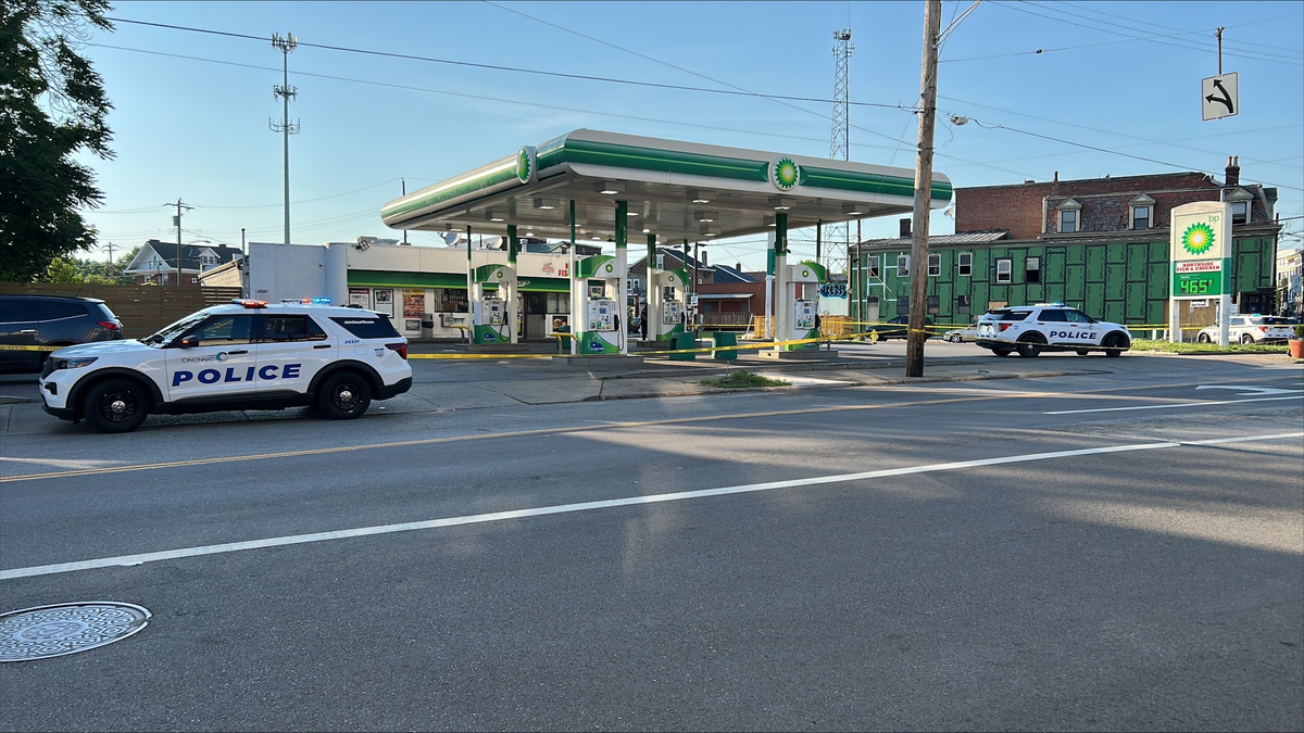 Kepolisian Cincinnati menyelidiki setelah orang ditembak di kepala di pompa bensin Northside