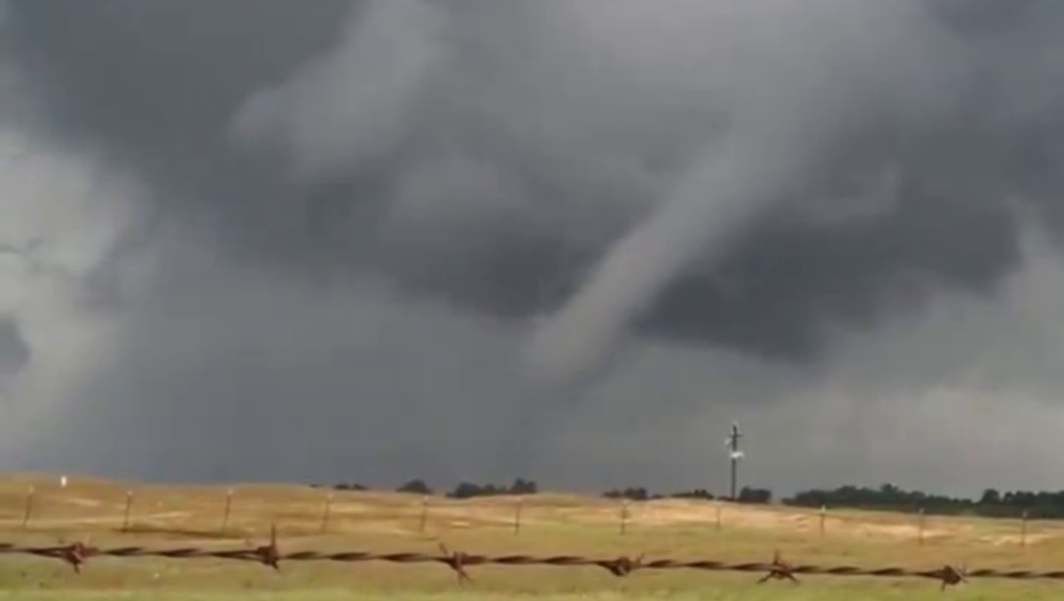 WATCH | EF-U tornado touches down in Tehama County near Vina