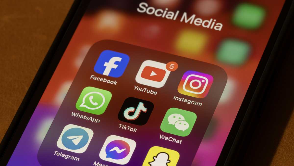 Britain will ban kids under age 16 from using some social media apps, Starmer says
