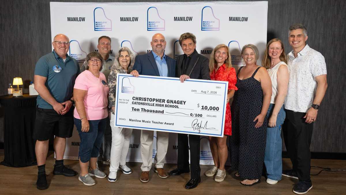 Catonsville school's music program honored with $10K Barry Manilow award