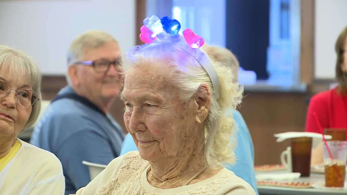 Arkansas senior centers offer meals, activities and relief from the heat