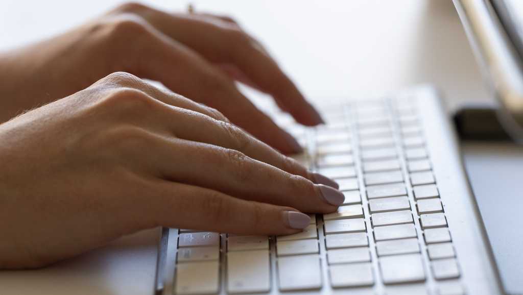 Couple scammed out of $12K after using third-party website for plane tickets