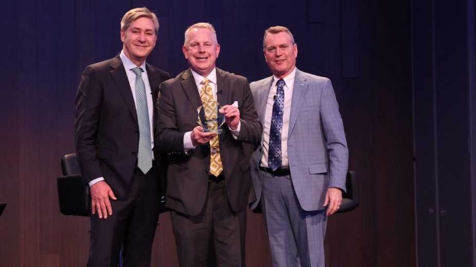 Kindness 101: National Teacher of the Year honored in Iowa ceremony