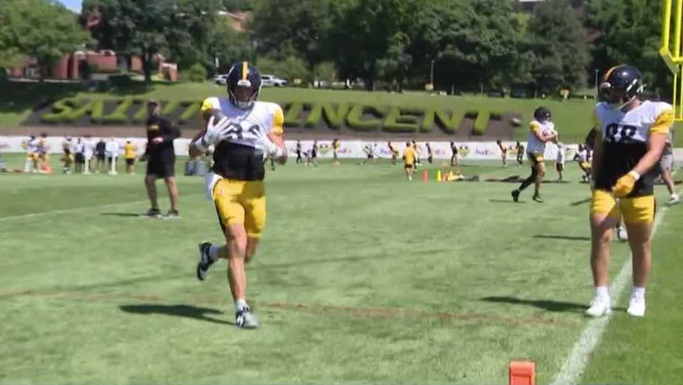 Steelers coach surprises players with 'Franco moment' drill during practice