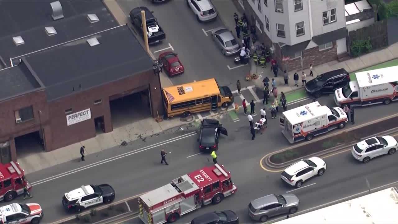 9 students hospitalized after crash involving school bus in Everett