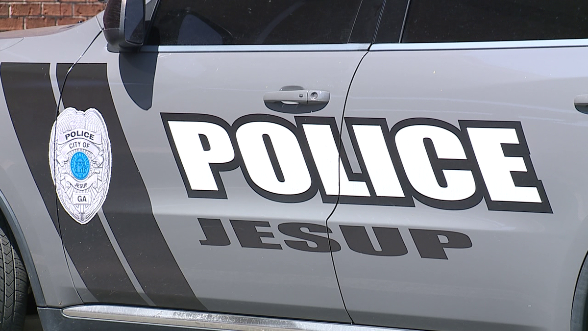 Three people shot at Jesup park, police say
