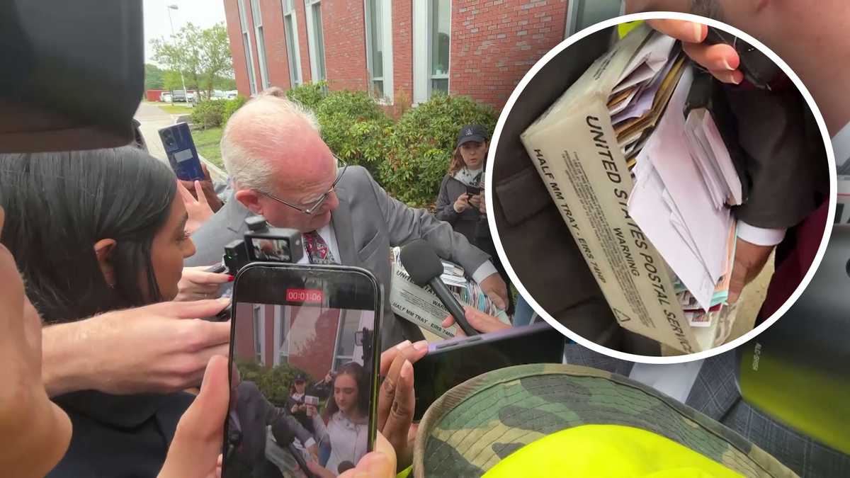 Lindsay Clancy's lawyer brings her letters from 'all over the world'