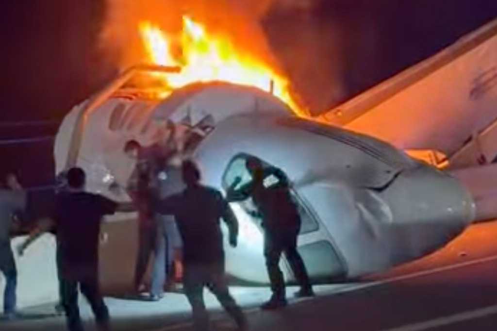 Crews rush to rescue people after small plane crashes on Texas highway