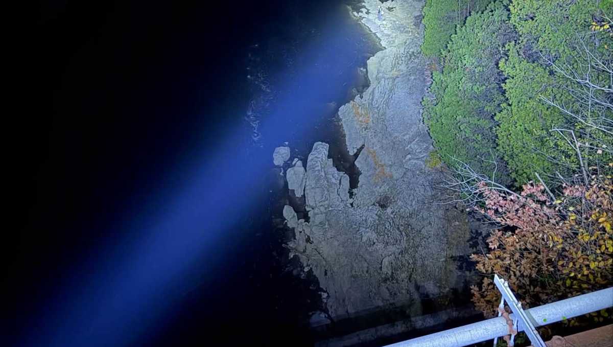 One person rescued from cliff near Winooski River Gorge, fire department says