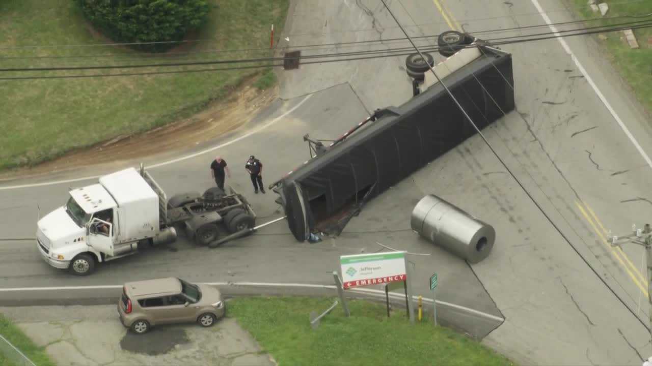 Pennsylvania tractor - trailer crash on Route 885 , Jefferson Hills