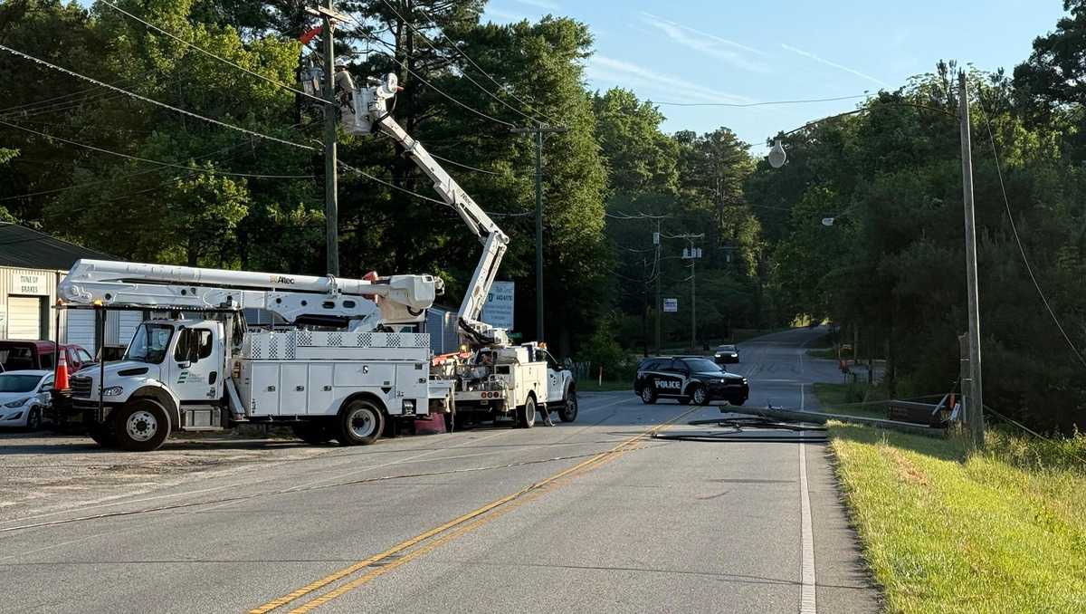 Power restored after crash in downtown Easley - WYFF