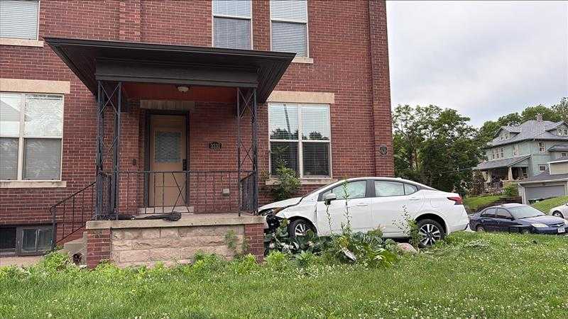 Vehicle crashes into building Thursday morning