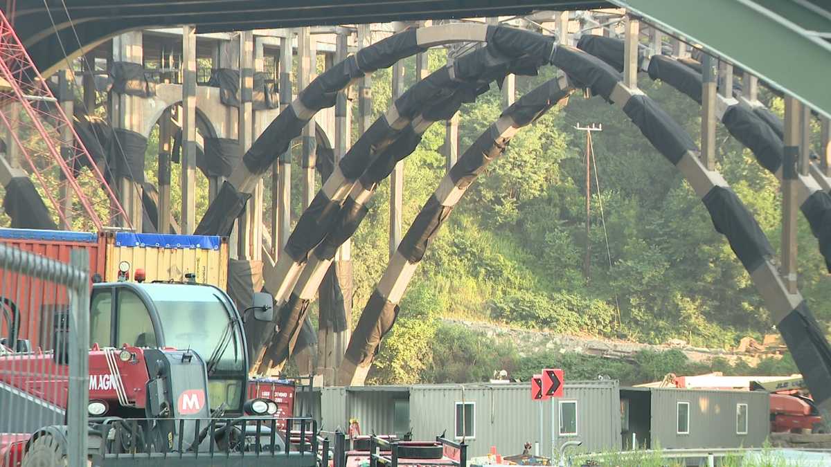 Squirrel Hill South residents, businesses adjust to Parkway bridge construction
