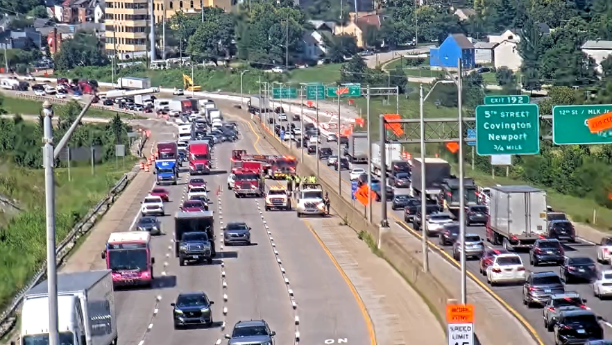 Multiple lanes blocked on I-71/75 southbound after crash near Cut in the Hill