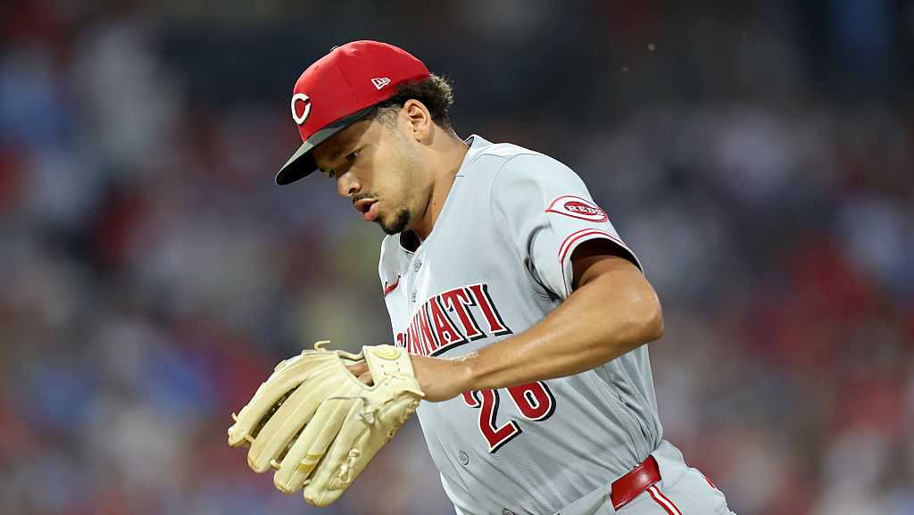 Burns dazzles with 9 Ks as the Reds snap losing skid with win over the Phillies