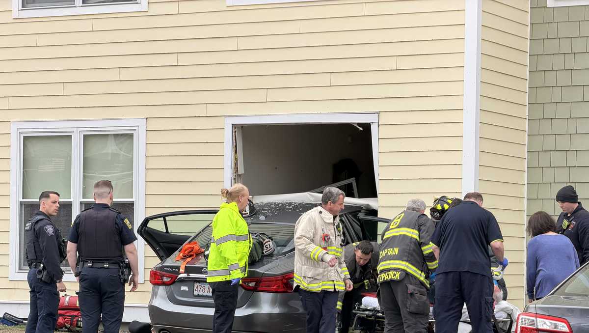 No injuries after car crashes into Beverly, Mass., apartment building
