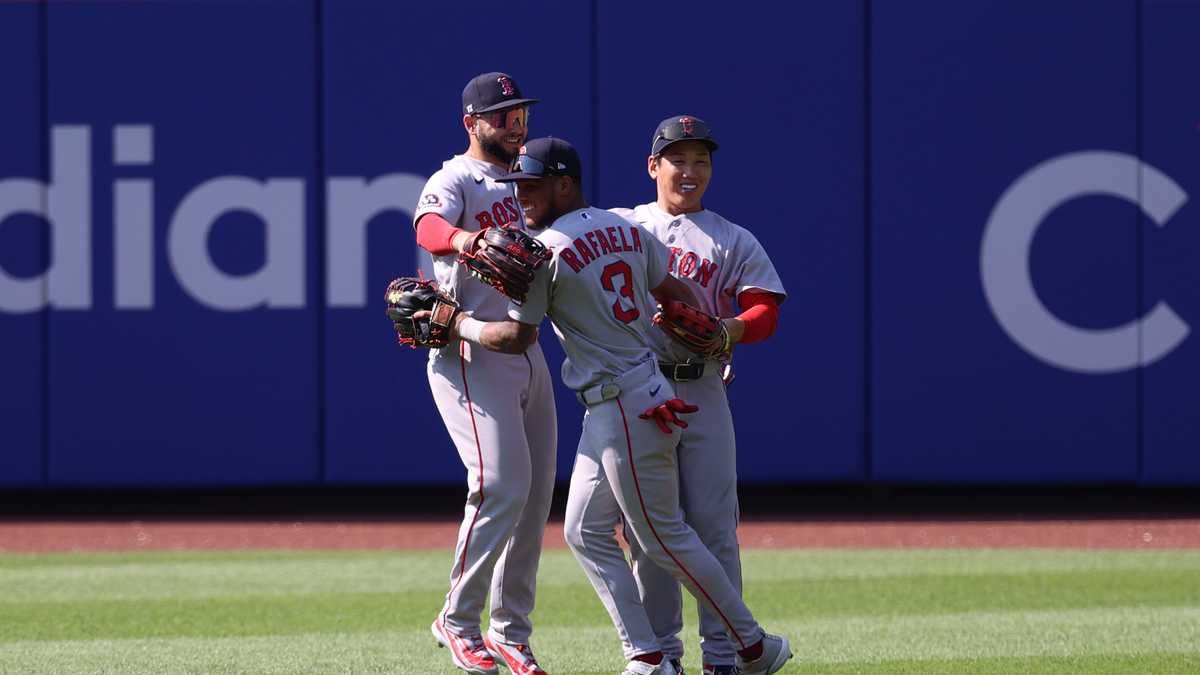 2 Minute Drill: Should streaking Red Sox be buyers?