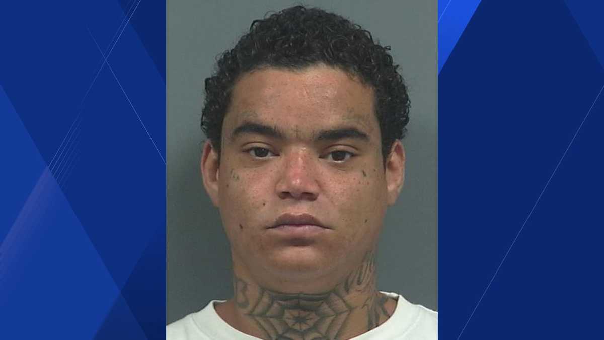 Man wanted for probation violation after fleeing Fort Myers police on ...