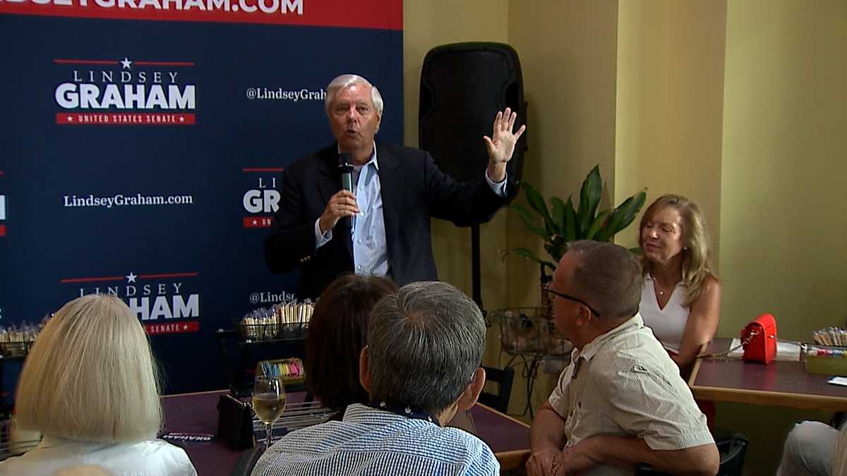 South Carolina U.S. Sen. Lindsey Graham pays a visit to Beaufort