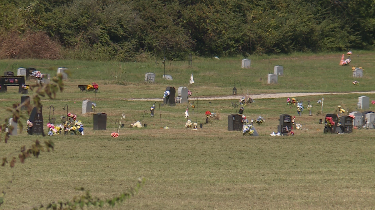 Mother asking for answers after uncovering daughter's overgrown grave at Kansas City cemetery