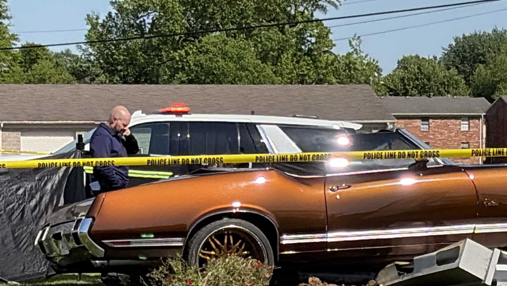 Louisville Metro Police investigating after man shot, killed in PRP