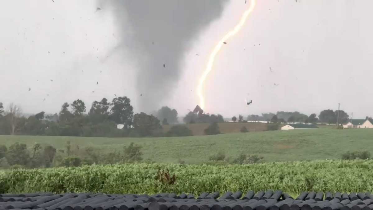Video: Farm store in Owen County, Kentucky gets close-up footage of tornado