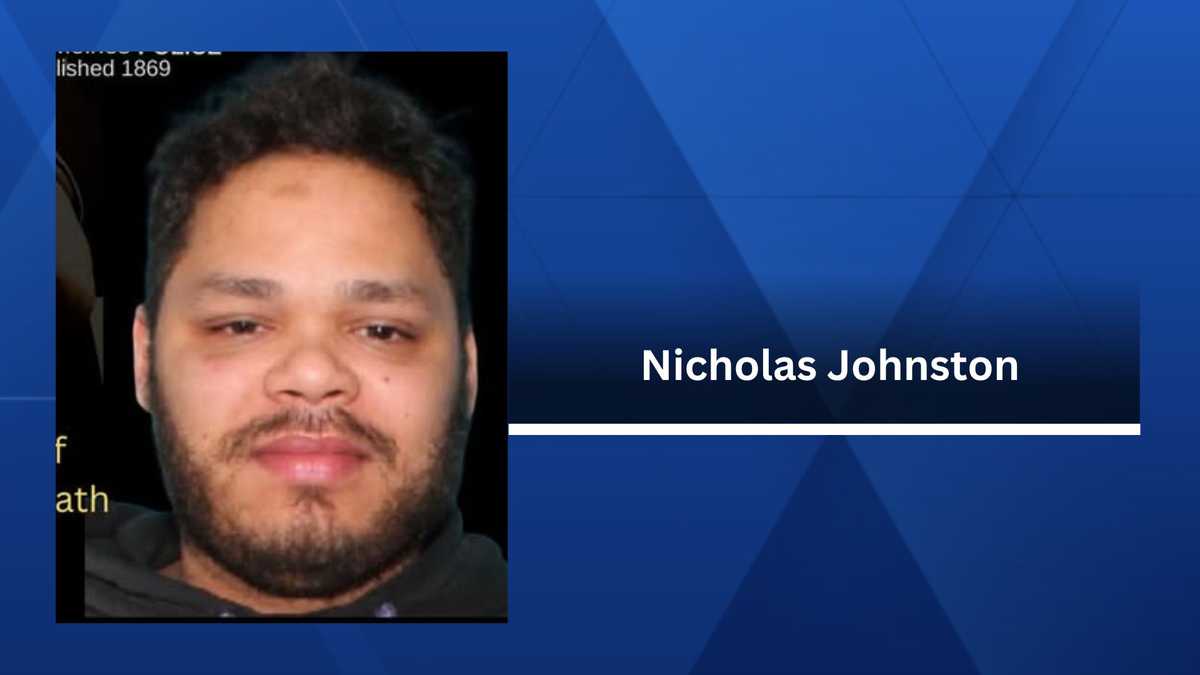 Des Moines police searching for man wanted in connection to deadly crash