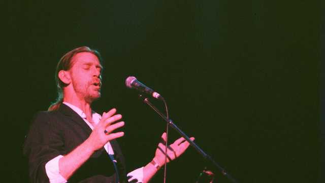 Alex Ligertwood, former Santana vocalist, dies at 79