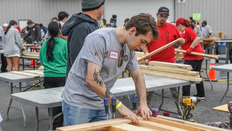 Guerry Lumber and Sleep in Heavenly Peace Build Day - WJCL
