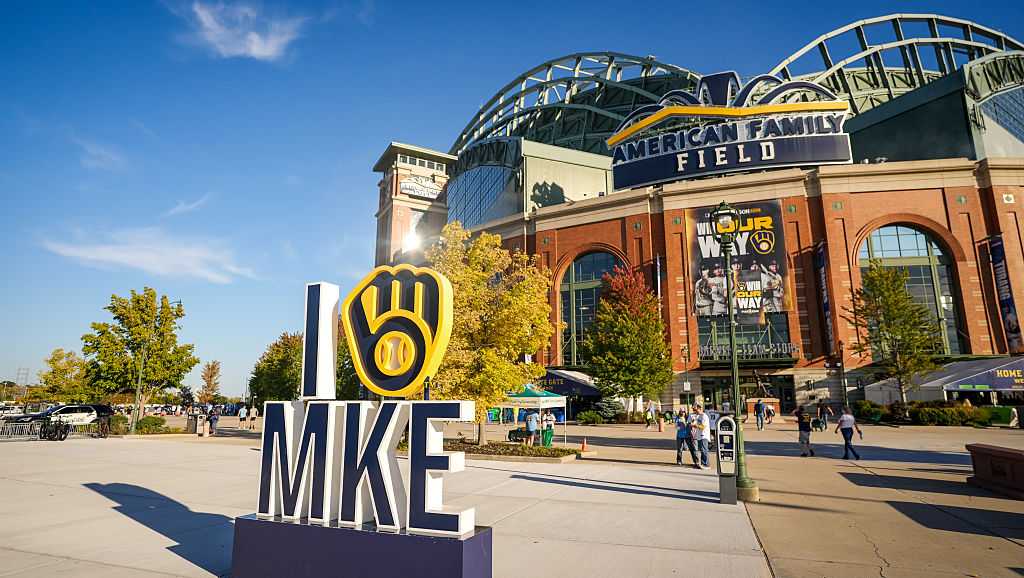 Brewers win World Series: Milwaukee-area businesses offer free food and ...