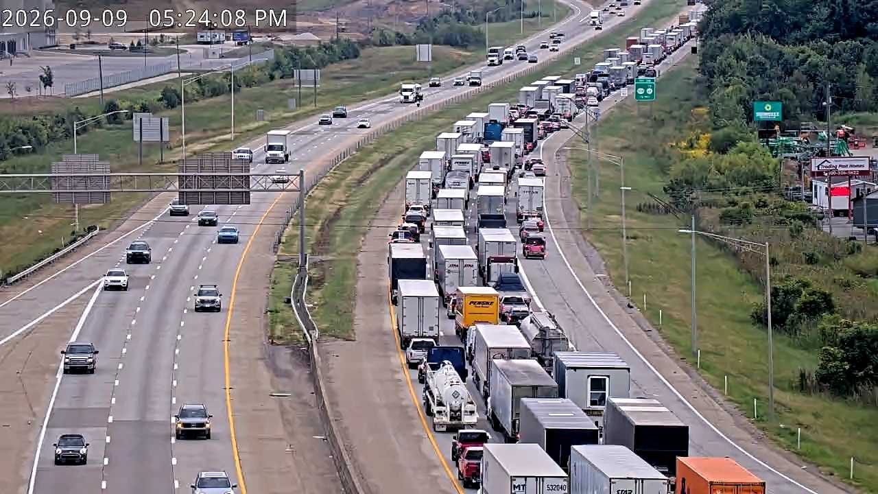 All lanes of I-65 South in Bullitt County closed due to crash - WLKY