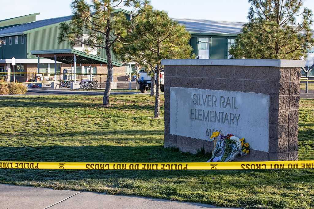 Man who stopped the Oregon school shooter is the father of 2 daughters at the school