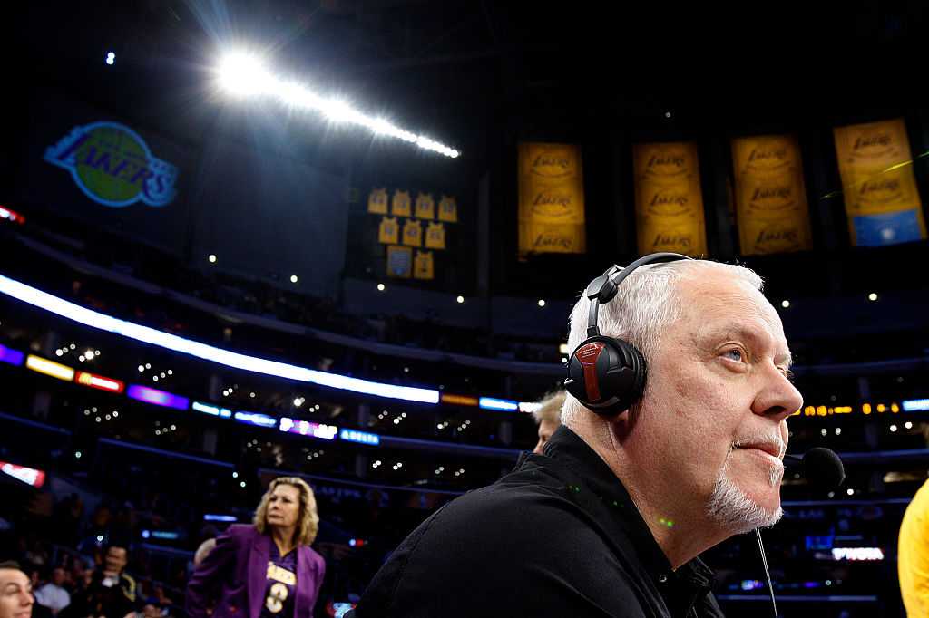 Lawrence Tanter, longtime Los Angeles Lakers PA announcer, dies at 76