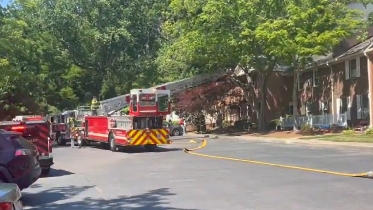 Winston-Salem firefighters respond to apartment fire