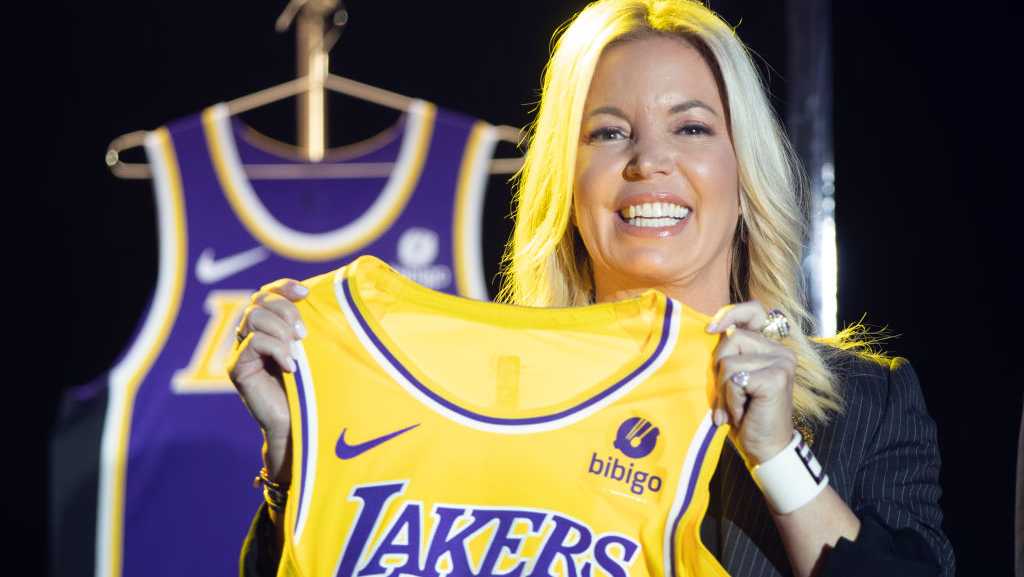 Buss family clashes over report of Lakers sale