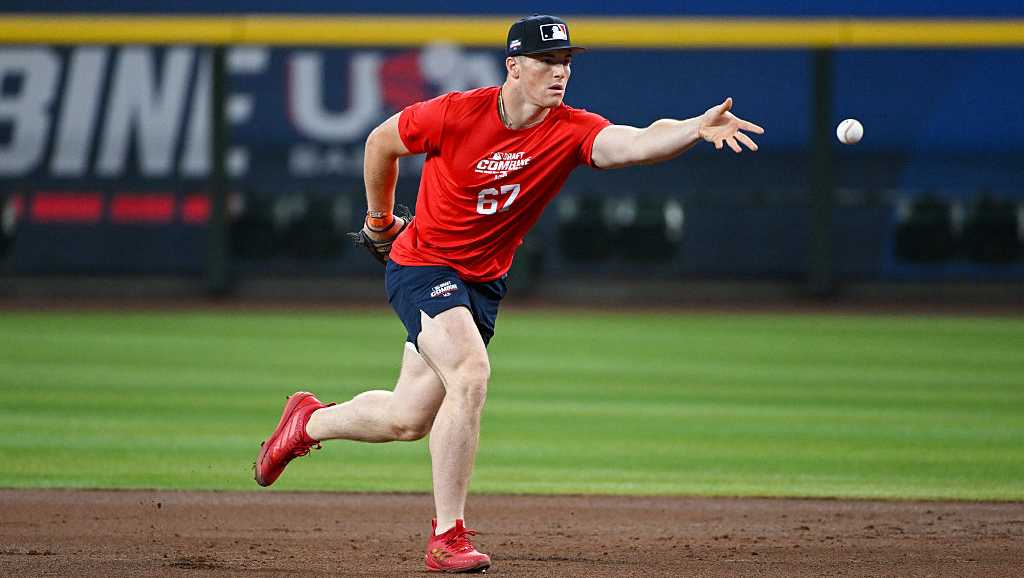 Mariners select Dominic Santarelli, but Wisconsin's top prospect opts for LSU