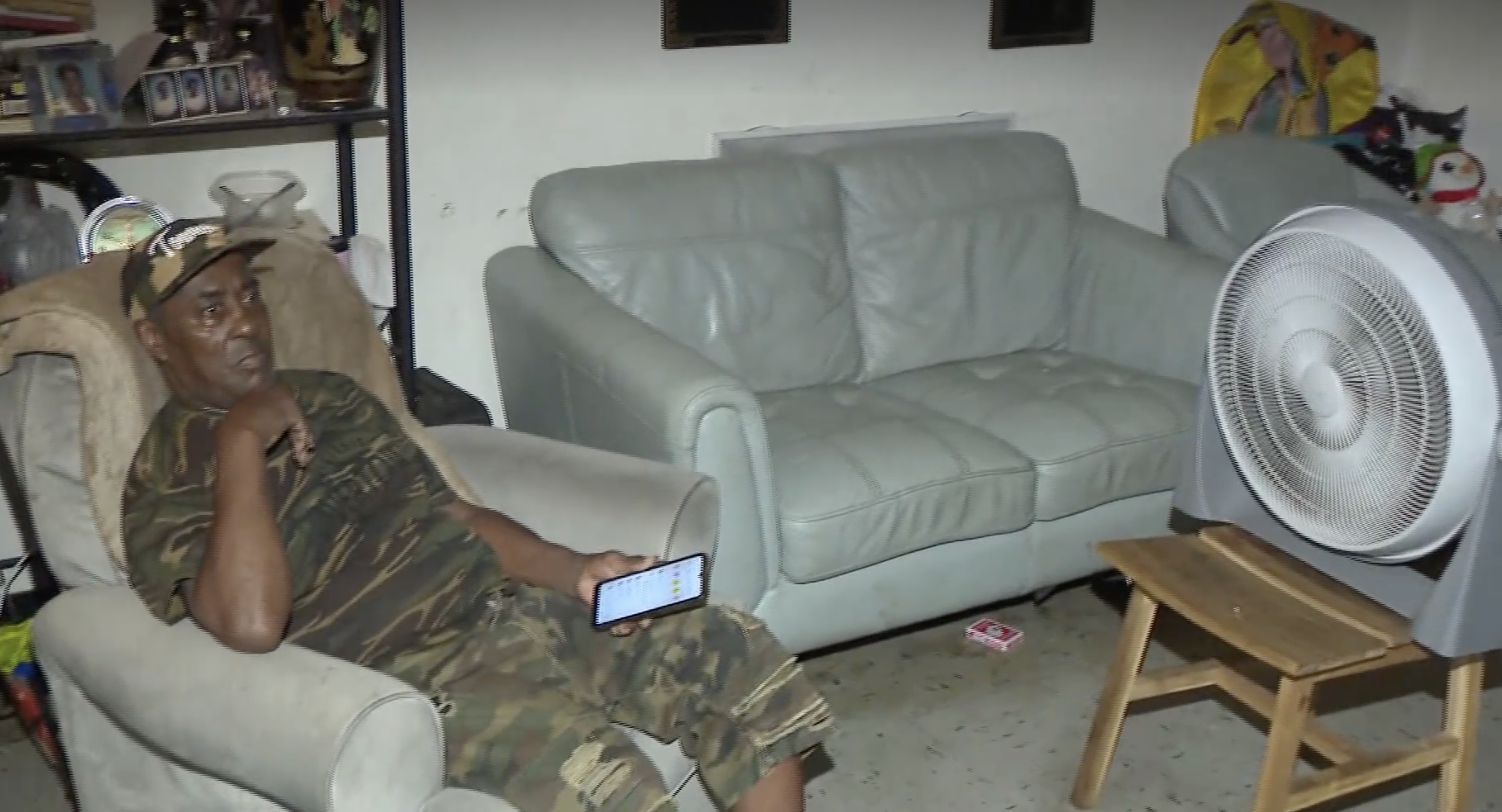 Stranger fixes disabled 70-year-old man's AC for free after he spent more than a year without it
