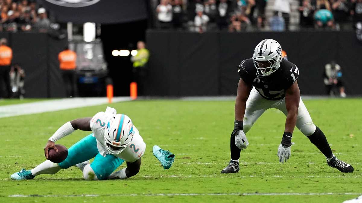 Kirk Cousins hits 301 career TD passes as Raiders rout Dolphins in opener