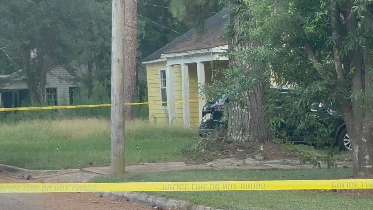 Neighbors react after woman found hanging from tree in Jackson neighborhood