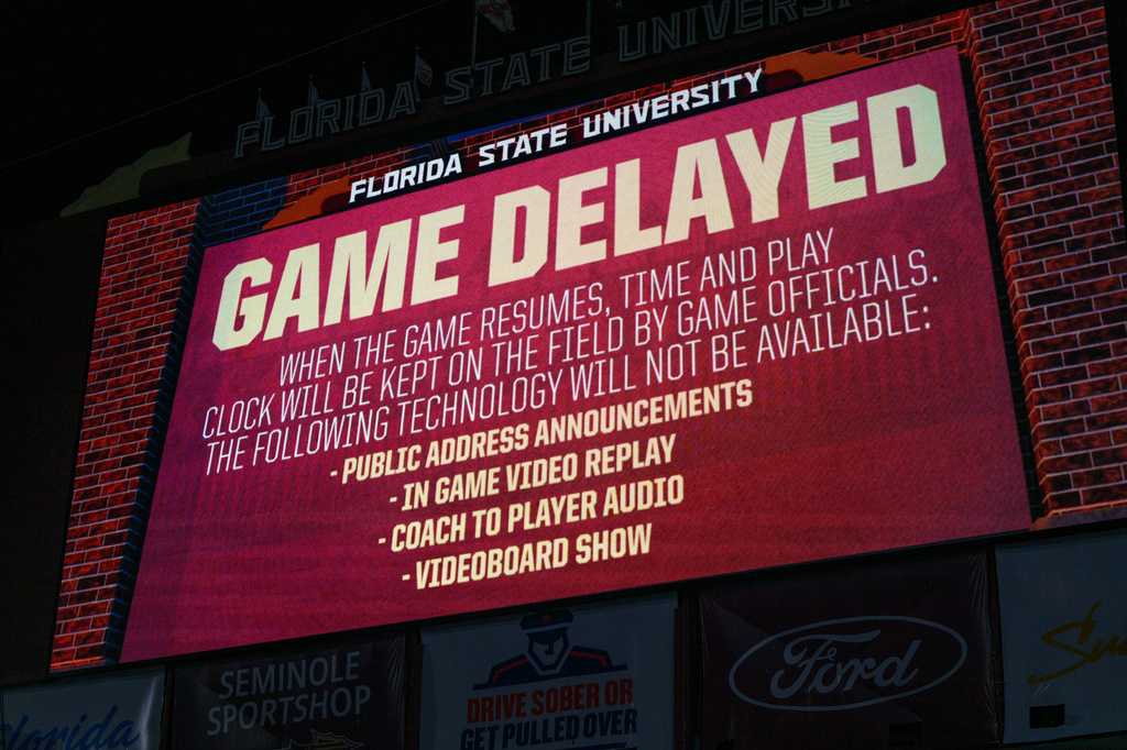 SMU, Florida State kick off after nearly 2-hour delay due to power outage