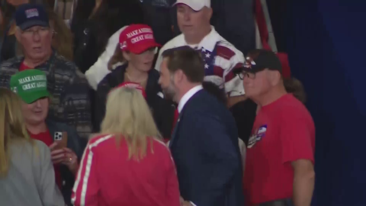 Watch: Vance goes into crowd to check on woman who had medical emergency at Nebraska rally