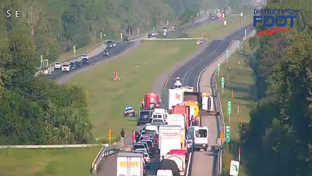 Vehicle crash blocks all lanes on Alligator Alley heading to the Gulf Coast