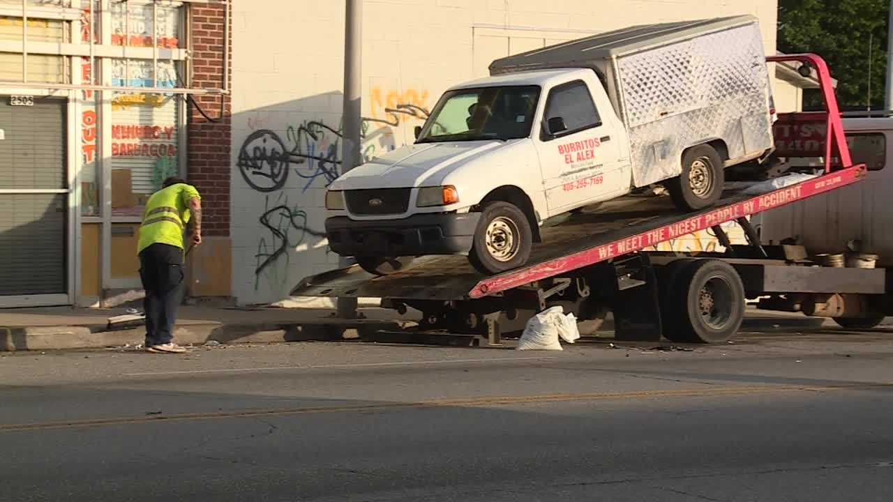 4 vehicles, including food truck, involved in southwest OKC crash