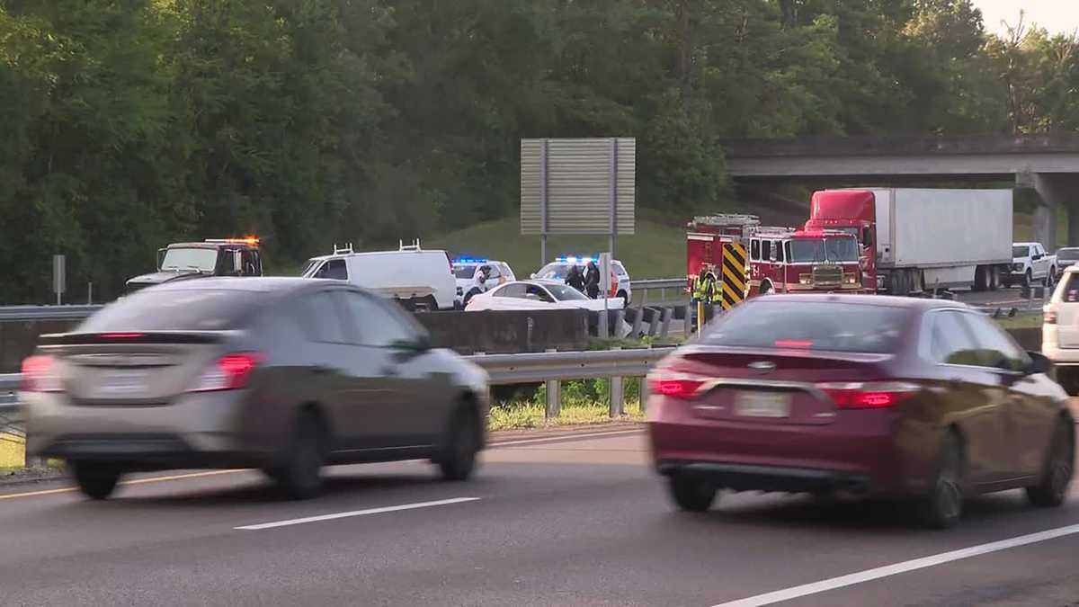 I-220 wreck sends driver to hospital and leaves another with minor injuries