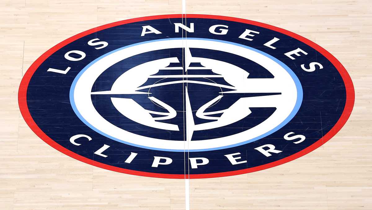 Photo: KCCI INGLEWOOD, CALIFORNIA - MARCH 23: A detailed view of the Los Angeles Clippers logo at center court before the game against