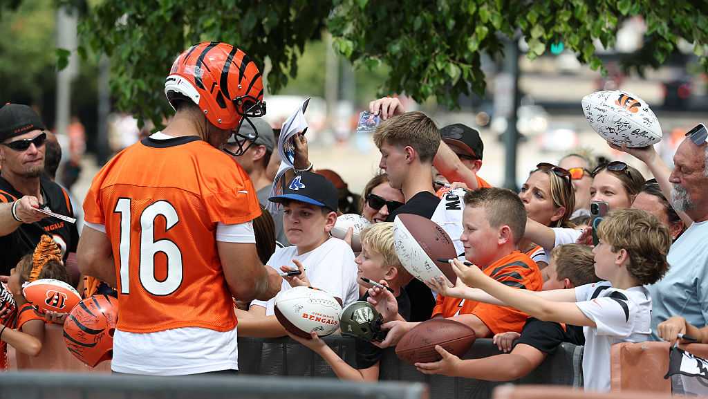 Bengals fans flock to training camp practice as new season arrives