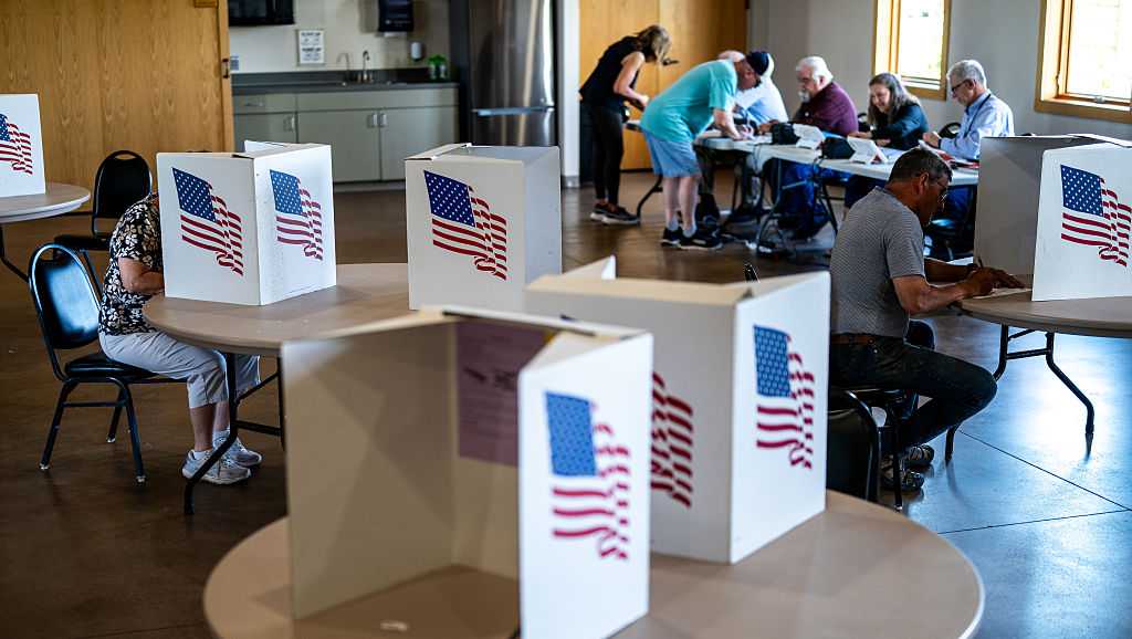 Forecasters shift key Iowa races as state emerges as a battleground