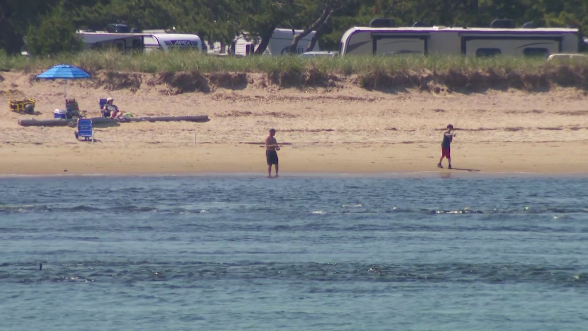 Holiday week beach closures hit North Shore after sewage spill