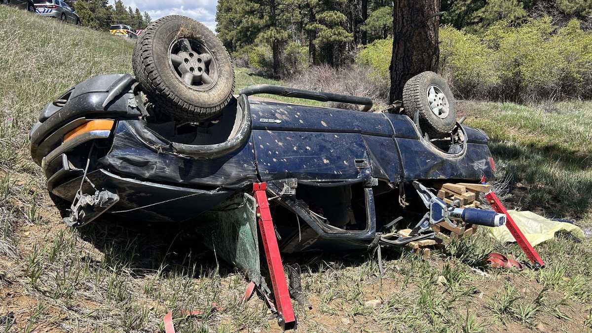 Child rescued after two killed after crash in southern Colorado